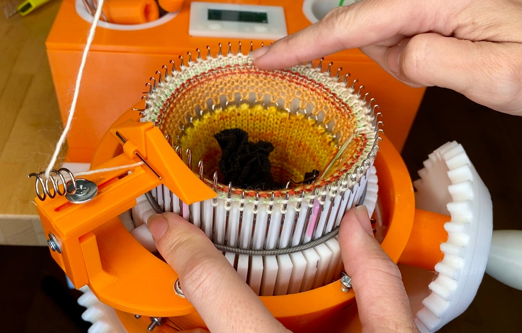 The Dean and Bean circular sock machine is amazing! : r/MachineKnitting