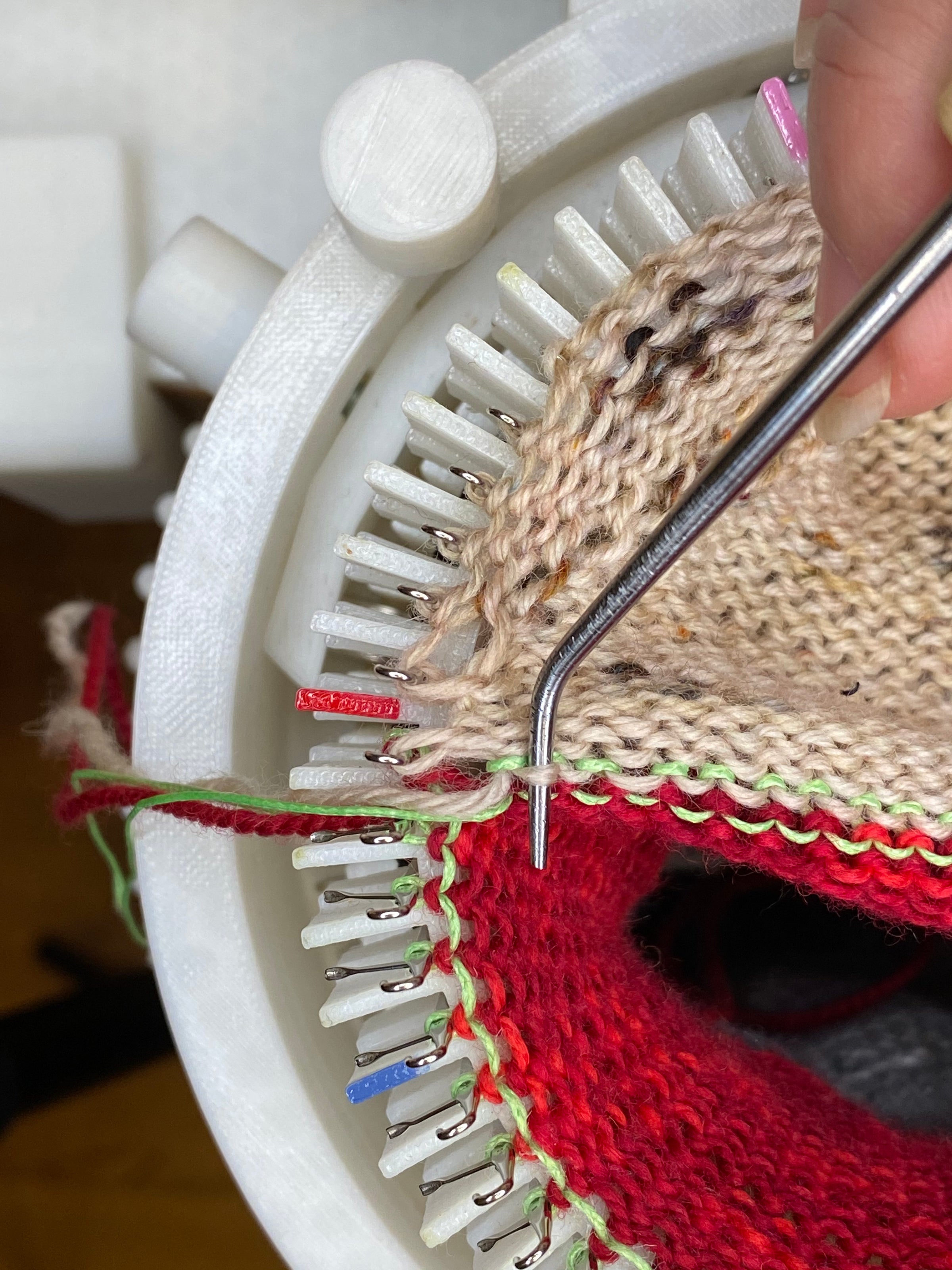 Round Loom Knitting Hand Crank Crocheting Machine Hat DIY Craft Round Loom  Socks Homemade DIY Art Beginners Circular Automatic Weaving Craft 